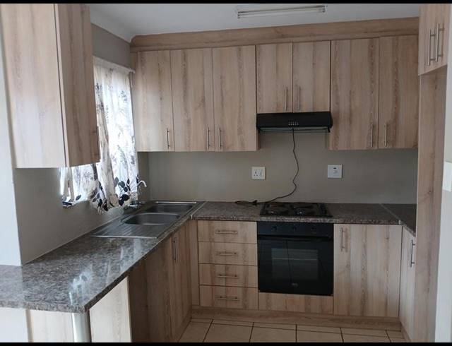 3 BEDROOM HOUSE FOR SALE IN THE ORCHARDS